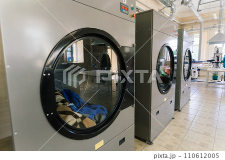 Industrial wash machine for washing a big amount of textiles Industrial wash machine for washing a big amount of textiles 110612005