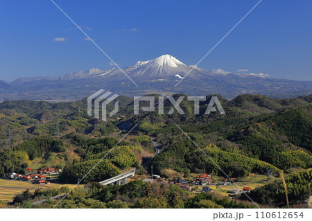 冬晴れの大山 110612654