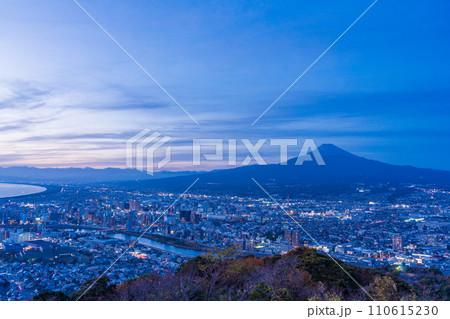 (静岡県)沼津の街並みと富士山 夕景 (静岡県)沼津の街並みと富士山 夕景 110615230