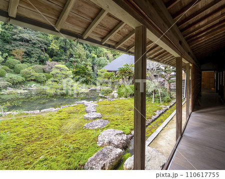 静岡県湖西市鷲津の本興寺庭園 110617755