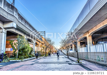 横浜市都筑区の都市風景　センター北駅　みなきたウォーク 110619721