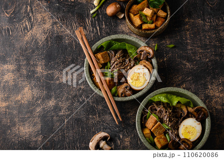 Soba noodle with tofu and mushroom 110620086