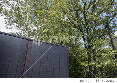 車の上で太陽光発電 110620263