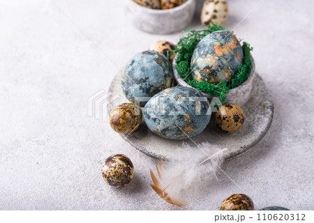 Easter decoration painted dragon eggs 110620312
