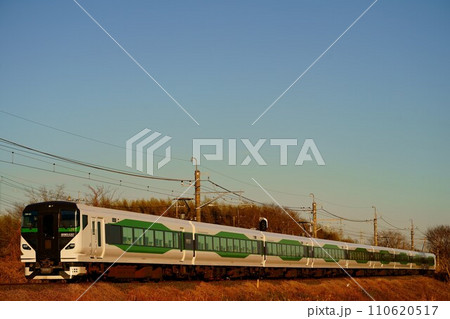 団体列車として成田線に入線したE257系5000番台 団体列車として成田線に入線したE257系5000番台 110620517