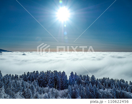 新穂高ロープウェイ西穂高口より眺める北アルプスの絶景 110622456