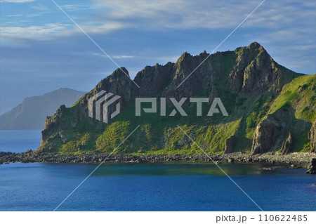 礼文島澄海岬からの稲穂岬 110622485