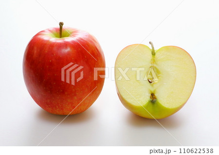 リンゴ(1個・カット1個) リンゴ(1個・カット1個) 110622538