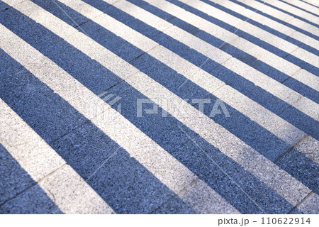 階段 石の階段 白色 公共施設 公園 イメージ 階段 石の階段 白色 公共施設 公園 イメージ 110622914