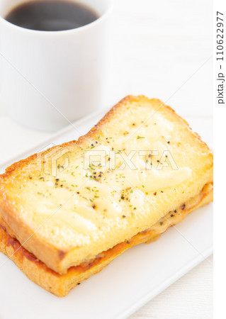美味しいクロックムッシュとコーヒーのモーニング 美味しいクロックムッシュとコーヒーのモーニング 110622977