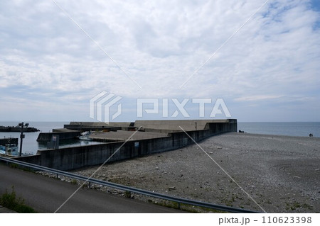 新潟県糸魚川市_親不知海水浴場10_2023_4月 110623398