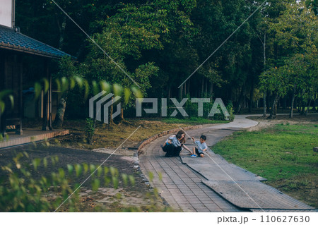 夏のお出かけ 夏のお出かけ 110627630