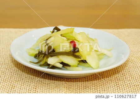 セロリのピリ辛甘酢漬け セロリのピリ辛甘酢漬け 110627817