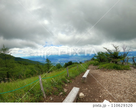 三方ヶ峰から見下ろす景色 110629320