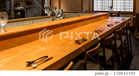 飲食店のカウンター席,和食,日本料理店,小料理屋 110631195