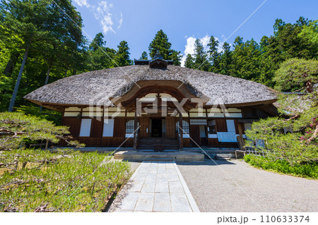 長野県上田市の春 新緑の別所温泉 常楽寺 長野県上田市の春 新緑の別所温泉 常楽寺 110633374