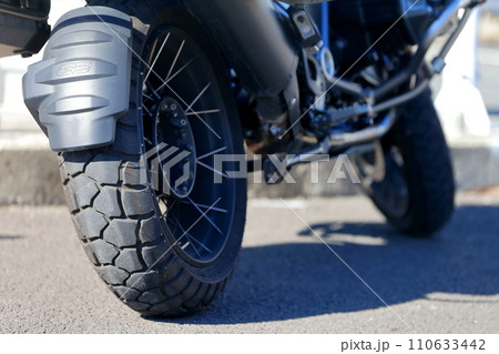 バイクのタイヤ　イメージ 110633442