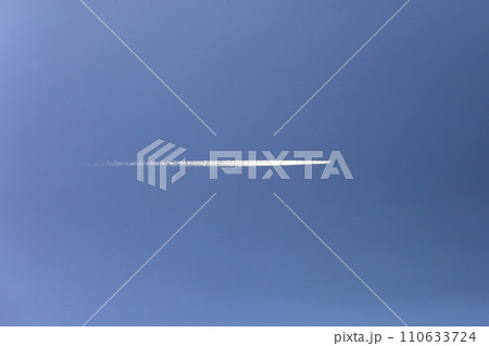 飛行機雲　イメージ 110633724