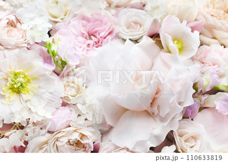 Delicate blooming festive begonia flowers and pink summer roses, blossoming rose flower soft pastel background, bouquet floral card, selective focus 110633819