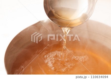 出汁 出汁 110634094