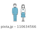 正面を向いて立っている制服の学生 110634566