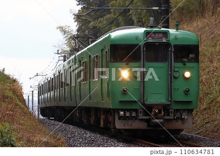 ［JR-C］草津線113系（柘植⇔草津） 110634781