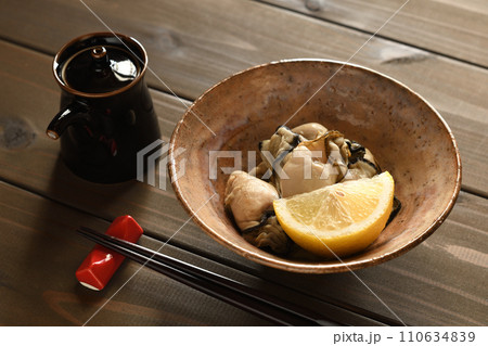 蒸しカキ 110634839