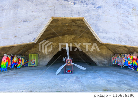 冬の城井1号掩体壕と零戦エンジン 大分県宇佐市 冬の城井1号掩体壕と零戦エンジン 大分県宇佐市 110636390