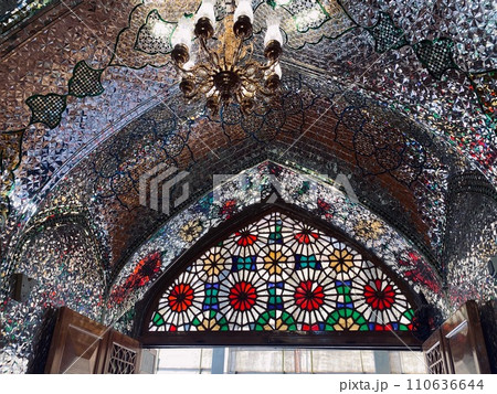 イスファハーンのステンドグラス イスファハーンのステンドグラス 110636644