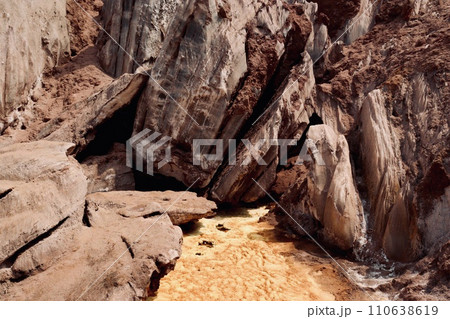 イランのホルムズ島の火星のような風景 イランのホルムズ島の火星のような風景 110638619