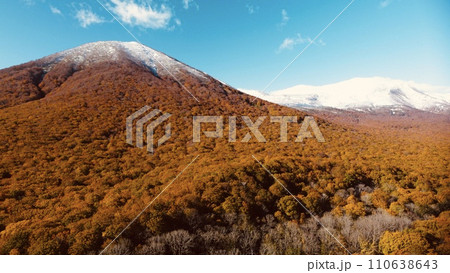 八甲田山の紅葉空撮 八甲田山の紅葉空撮 110638643