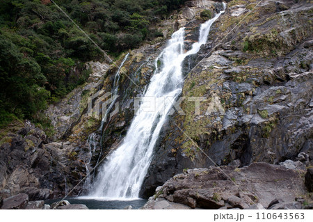 屋久島 大川の滝 屋久島 大川の滝 110643563