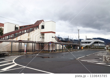 草津線:貴生川駅北口(駅舎) 草津線:貴生川駅北口(駅舎) 110643785