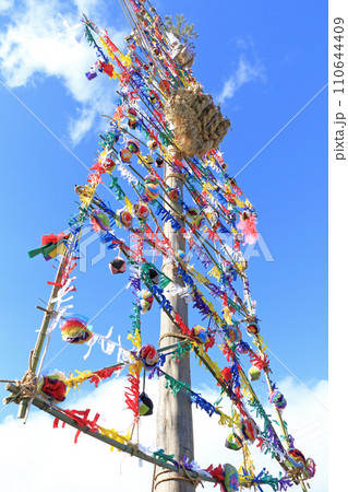 御柱立て　安曇野市豊科新田 110644409