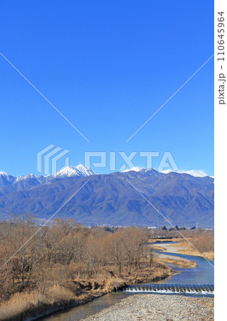 冬の安曇野と北アルプス 冬の安曇野と北アルプス 110645964