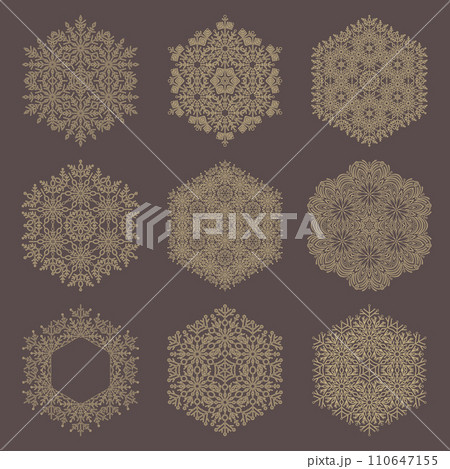 Set of Round Snowflakes With Winter Ornament. Collection of Snowflakes in Different Styles 110647155