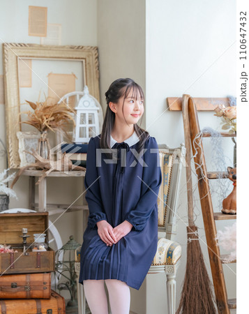 ワンピースを着た女の子のポートレート 110647432
