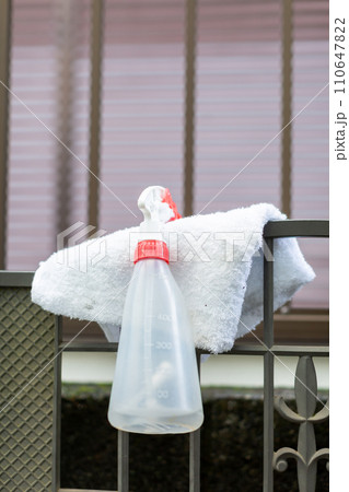 サッシの窓のパッキンの交換をする業者 サッシの窓のパッキンの交換をする業者 110647822