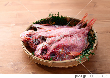 天日干し 金目鯛の開き 天日干し 金目鯛の開き 110650482