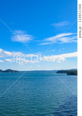 北陸地方・能登島大橋と快晴の空 北陸地方・能登島大橋と快晴の空 110651388