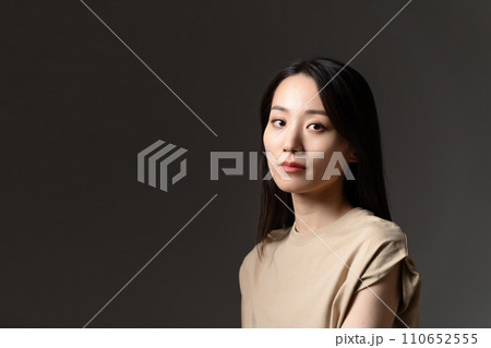 若い女性のビューティーイメージ 110652555