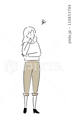 思い悩み考え込む若い女性 思い悩み考え込む若い女性 110653784