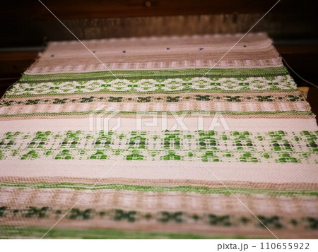 Hand knitted textil 110655922