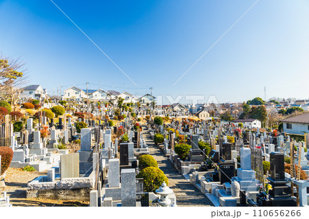 霊園と住宅街 霊園と住宅街 110656266