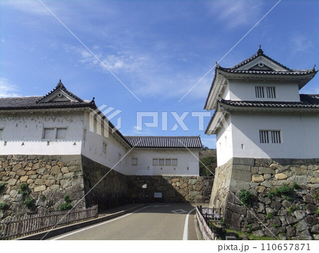 快晴の彦根城佐和口多聞櫓 快晴の彦根城佐和口多聞櫓 110657871