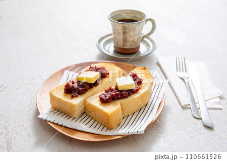 あんトースト、小倉餡とバターのトースト、名古屋飯 110661526