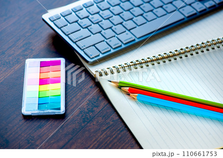 教育、勉強、オフィスイメージ 110661753