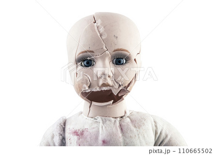 Broken vintage doll head isolated on white background with clipping path 110665502