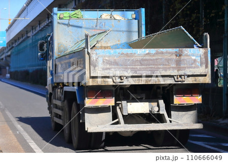 ダンプトラック　イメージ 110666049