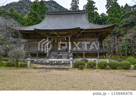 若狭神宮寺(わかさじんぐうじ)本堂 若狭神宮寺(わかさじんぐうじ)本堂 110666876